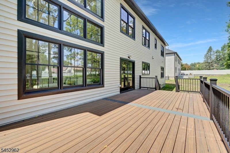 275 Beachwood Rd