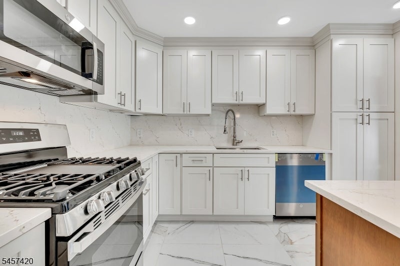 283 S Michigan Ave A
