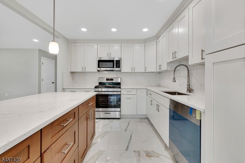 283 S Michigan Ave A