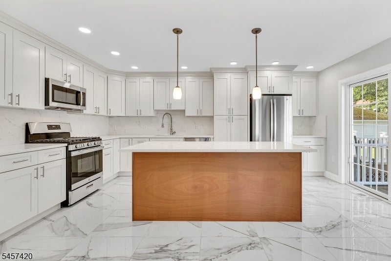 283 S Michigan Ave A