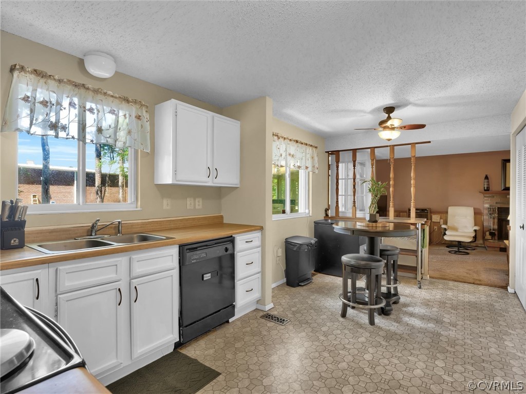 14600 Helmsman Ct