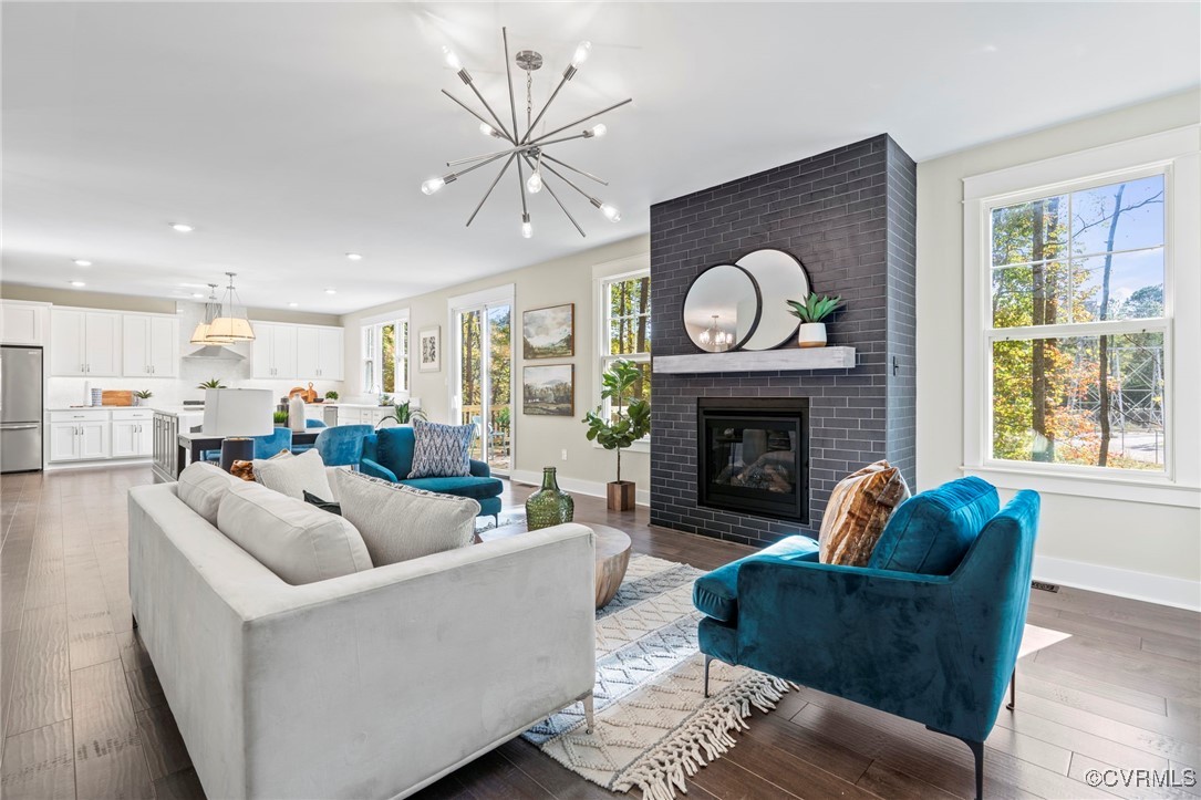 4 Raven Rock Ln