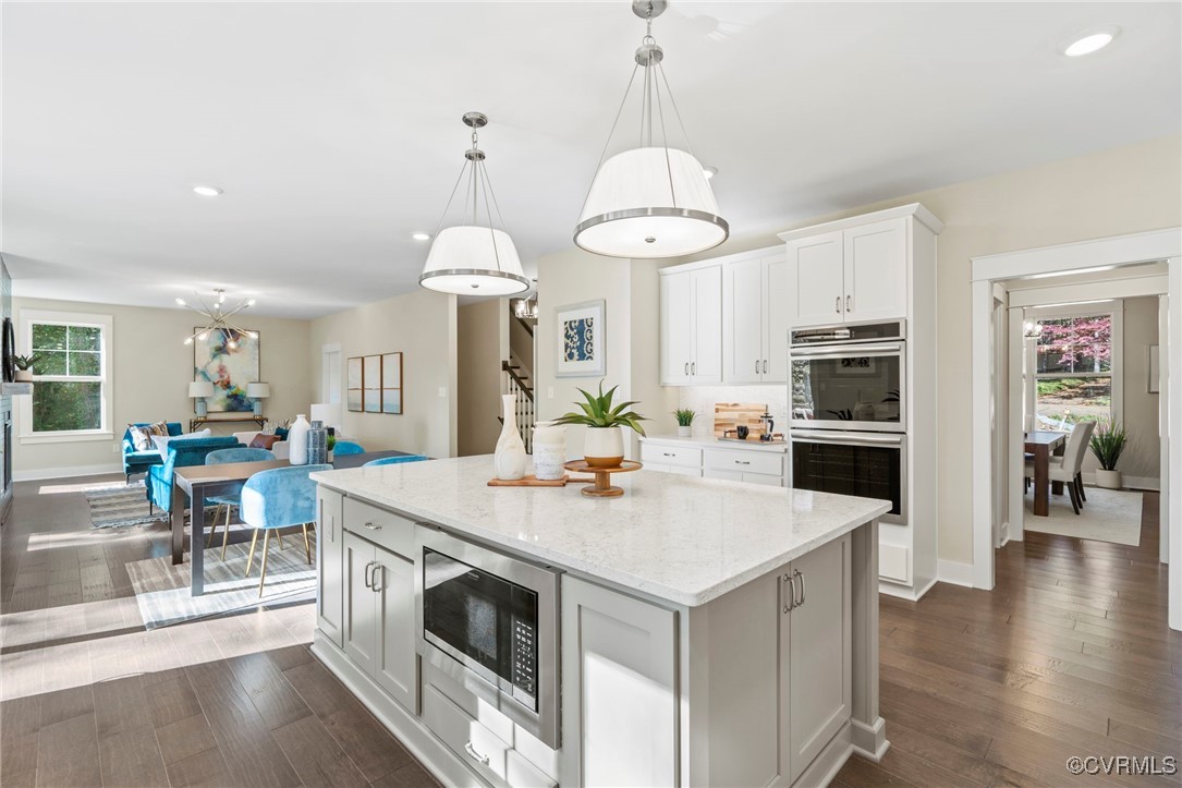 4 Raven Rock Ln