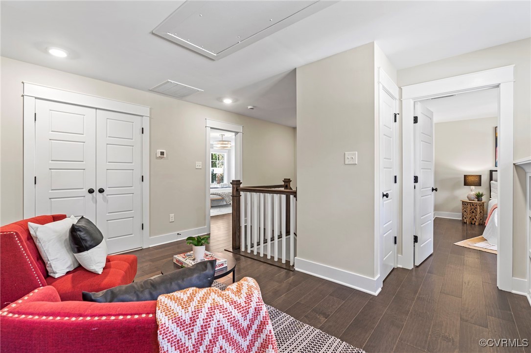 4 Raven Rock Ln