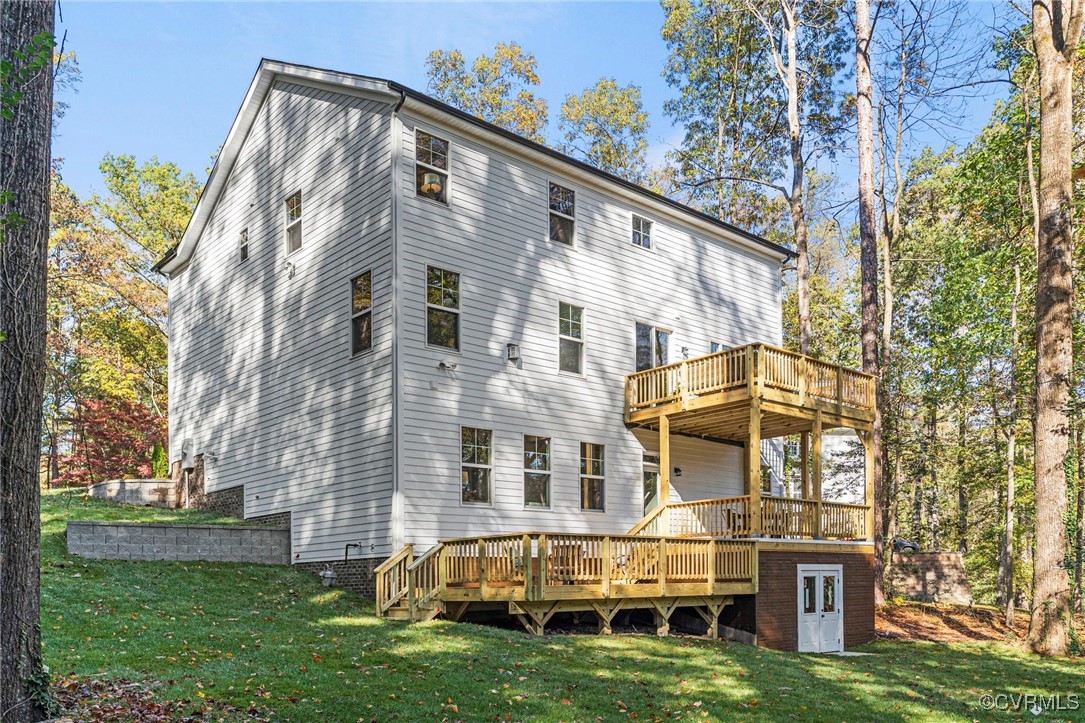 4 Raven Rock Ln