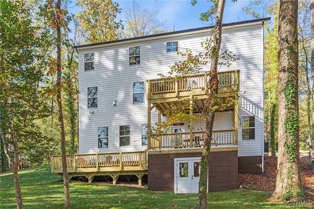 4 Raven Rock Ln