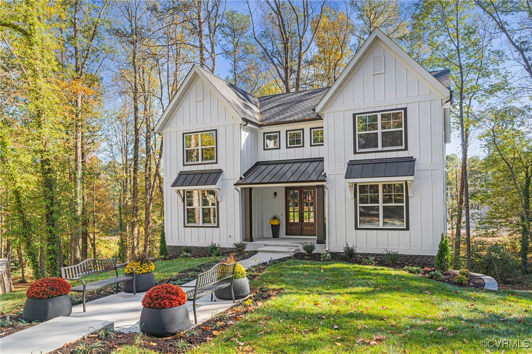 4 Raven Rock Ln