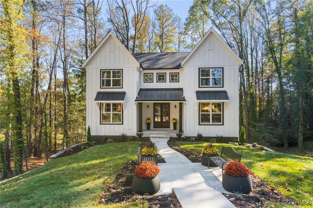 4 Raven Rock Ln