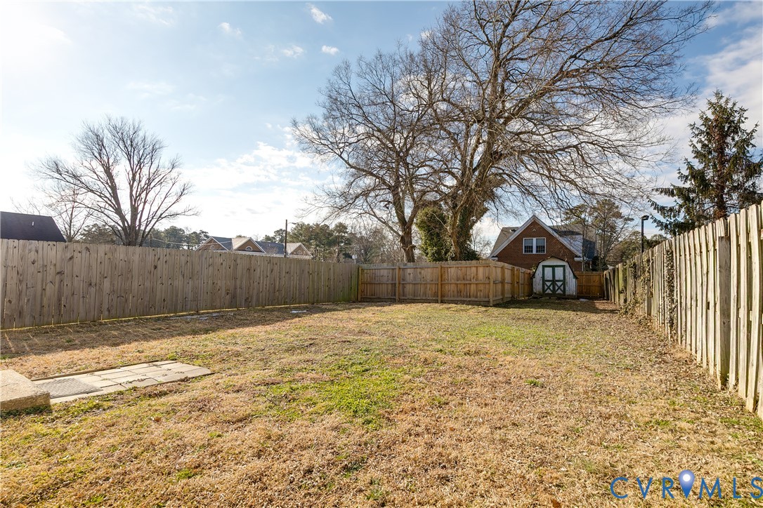 5311 Snowden Ln