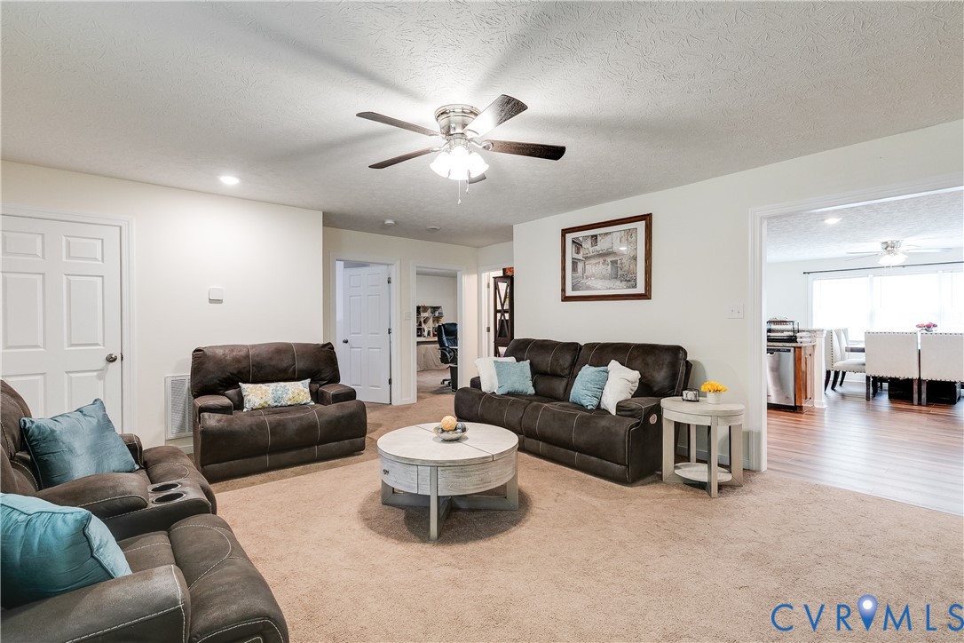 4721 Red Coach Ln