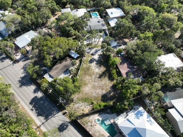 5202 WINDING WAY