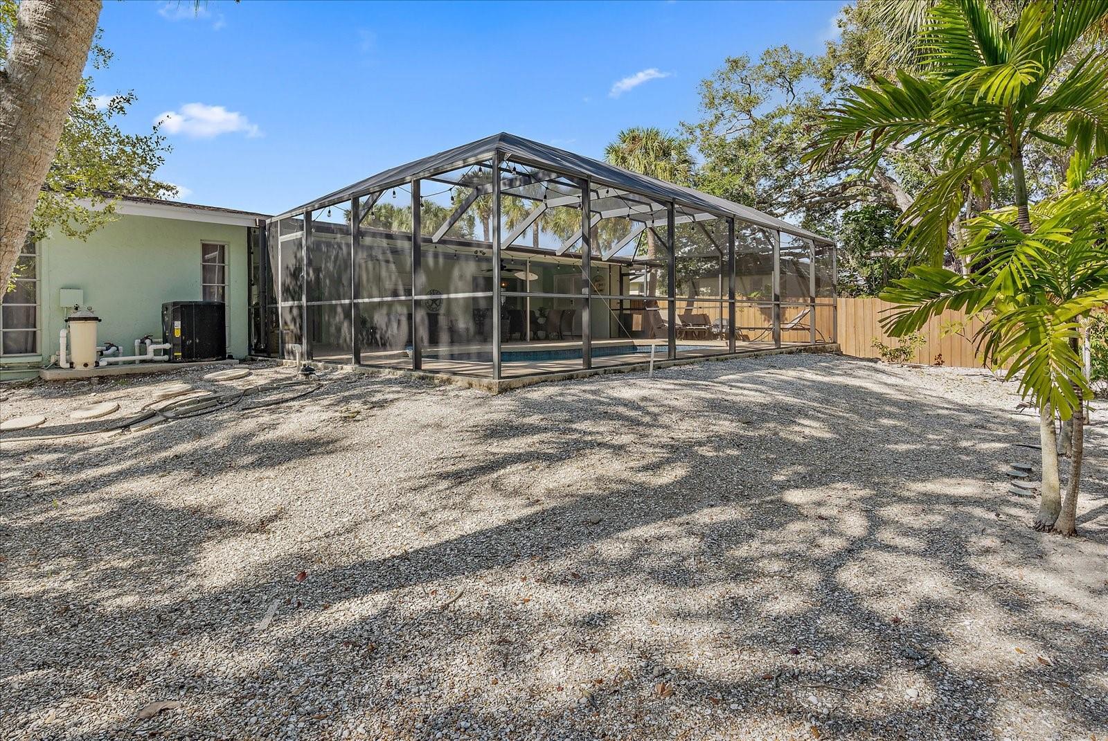 735 BIRDSONG LN