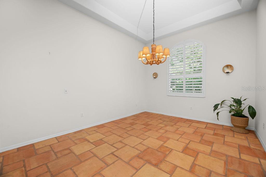5317 SIESTA CT