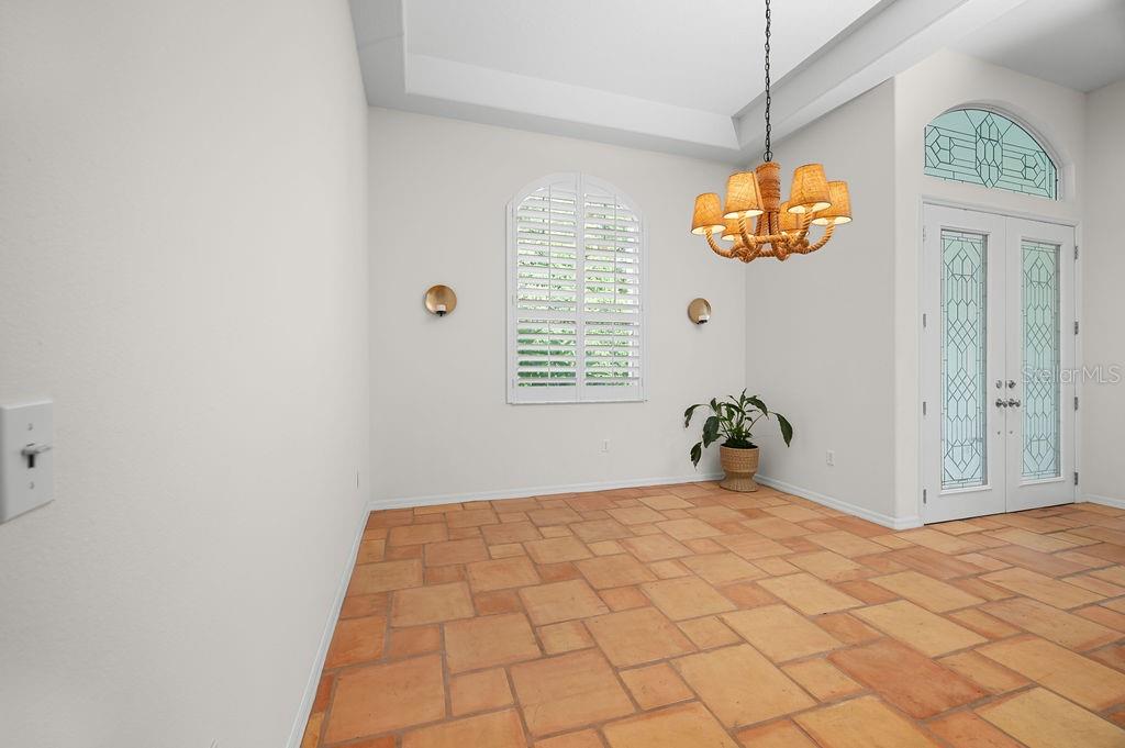 5317 SIESTA CT