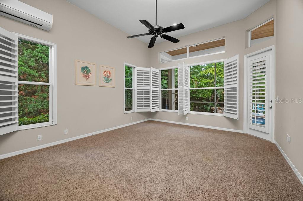5317 SIESTA CT