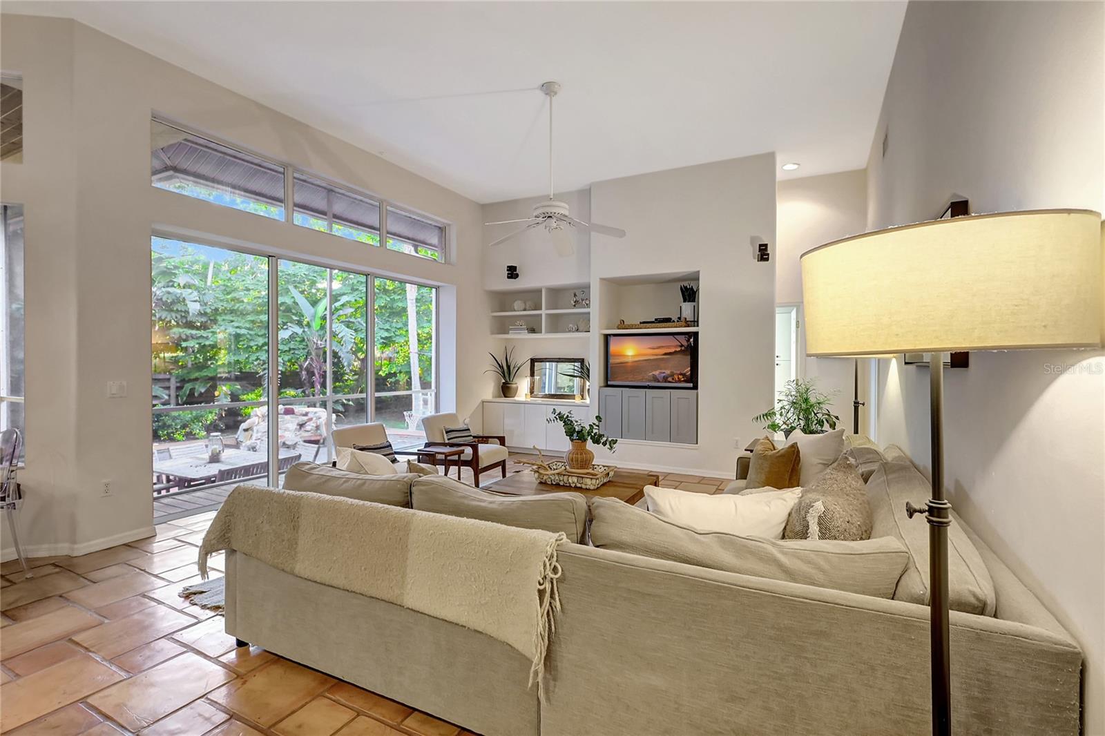 5317 SIESTA CT