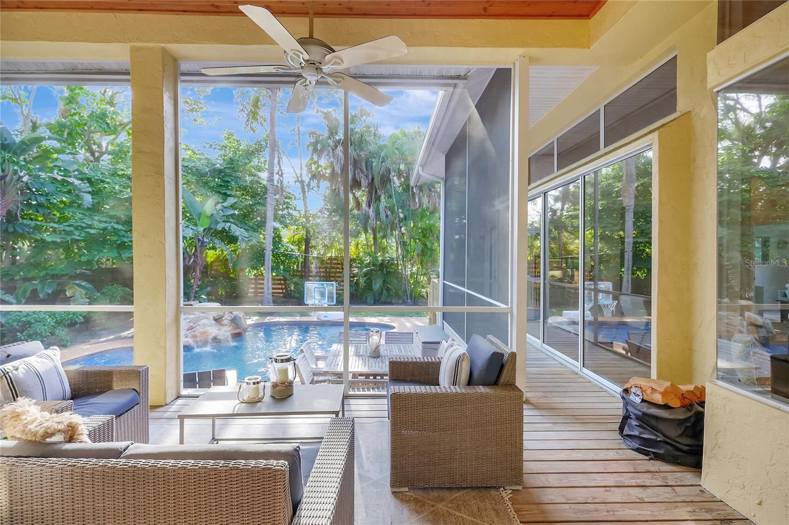 5317 SIESTA CT