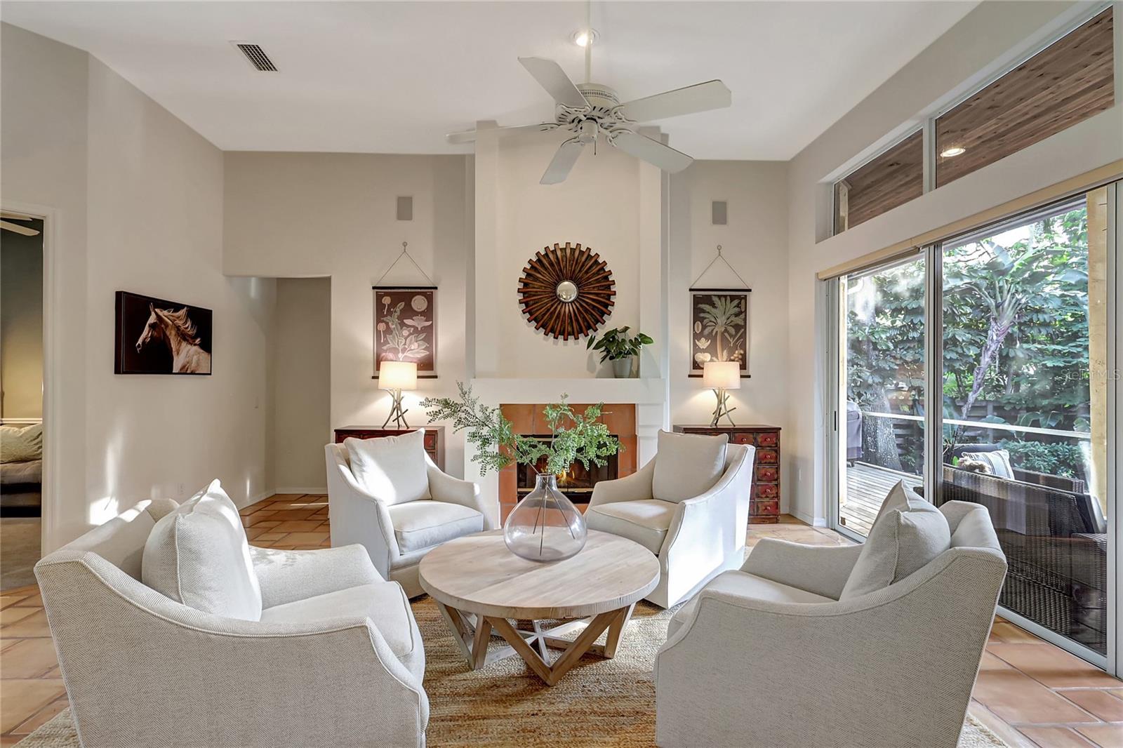 5317 SIESTA CT