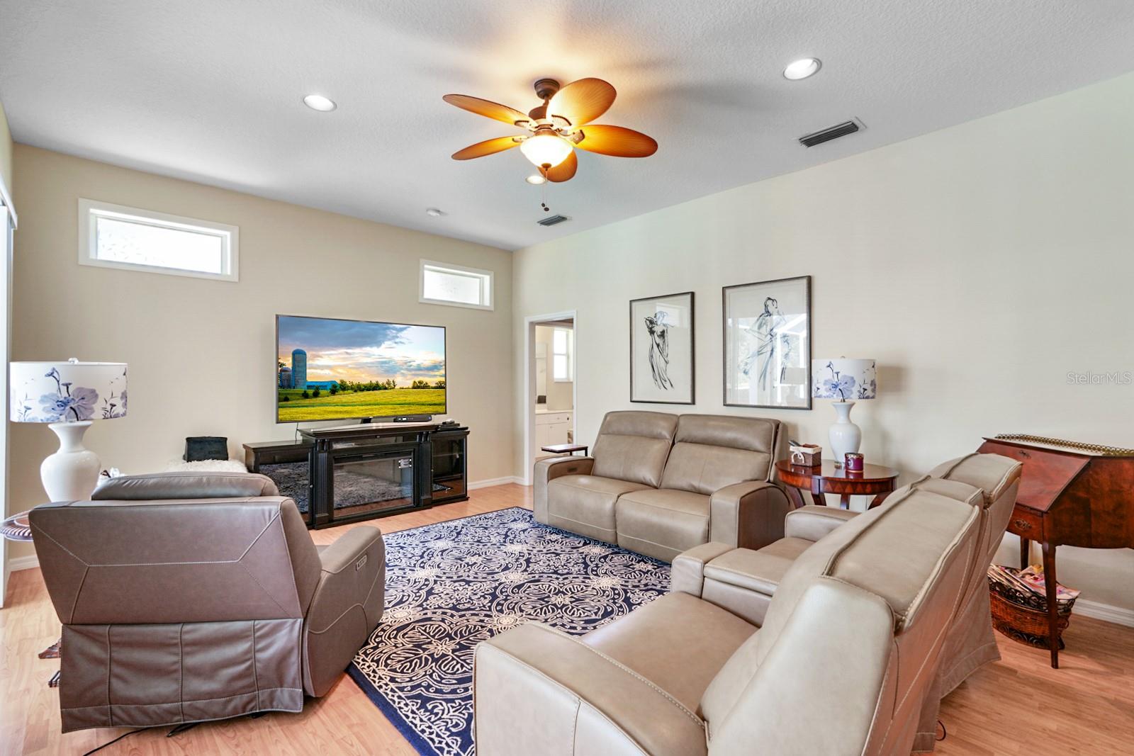 4416 GOLDEN LAKE DR