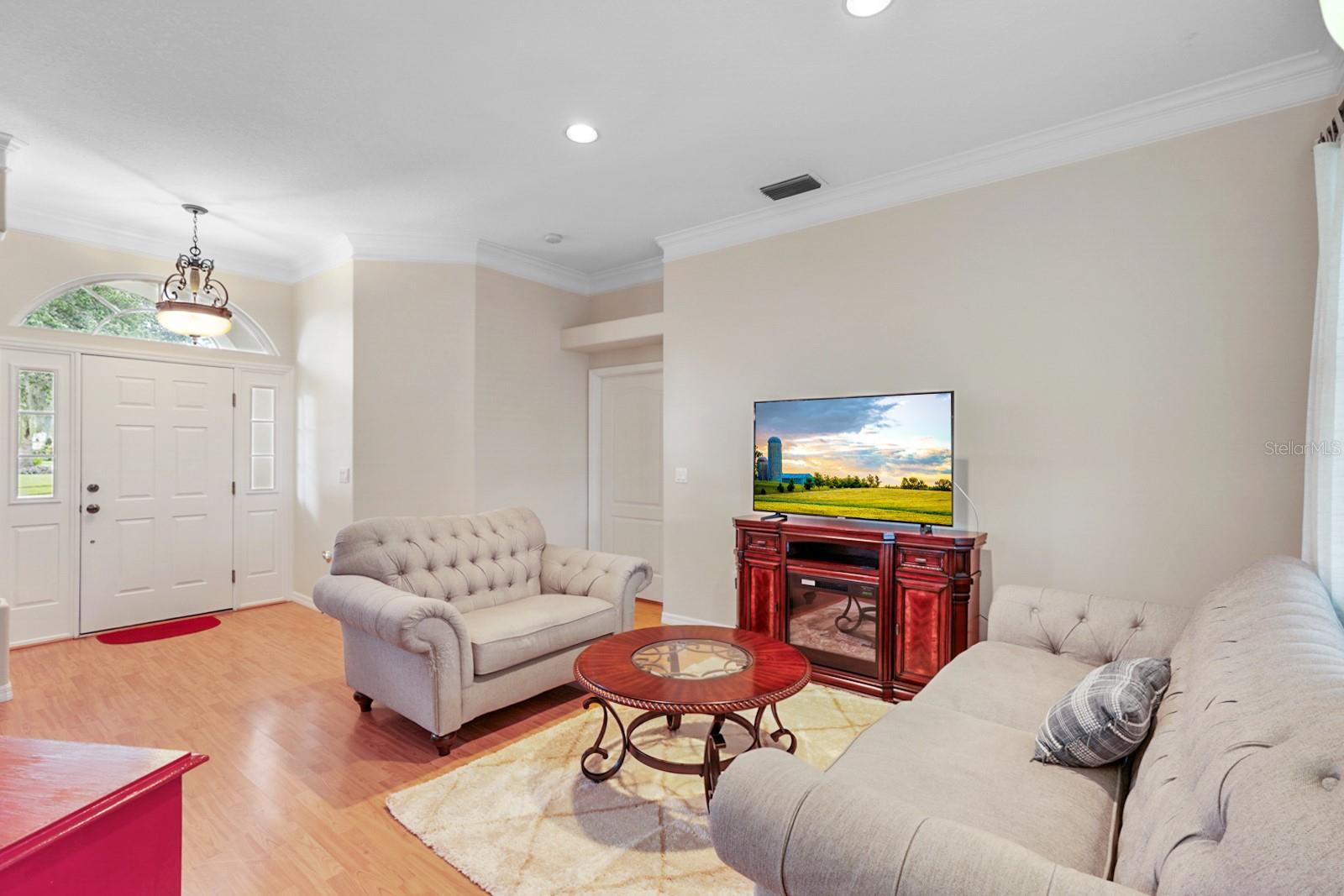 4416 GOLDEN LAKE DR