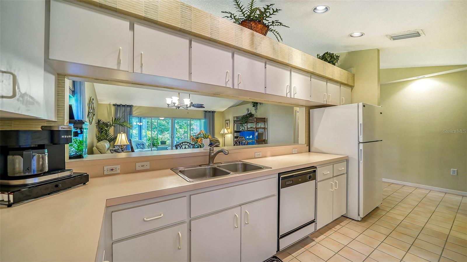 7017 WOODSIDE OAKS CIR