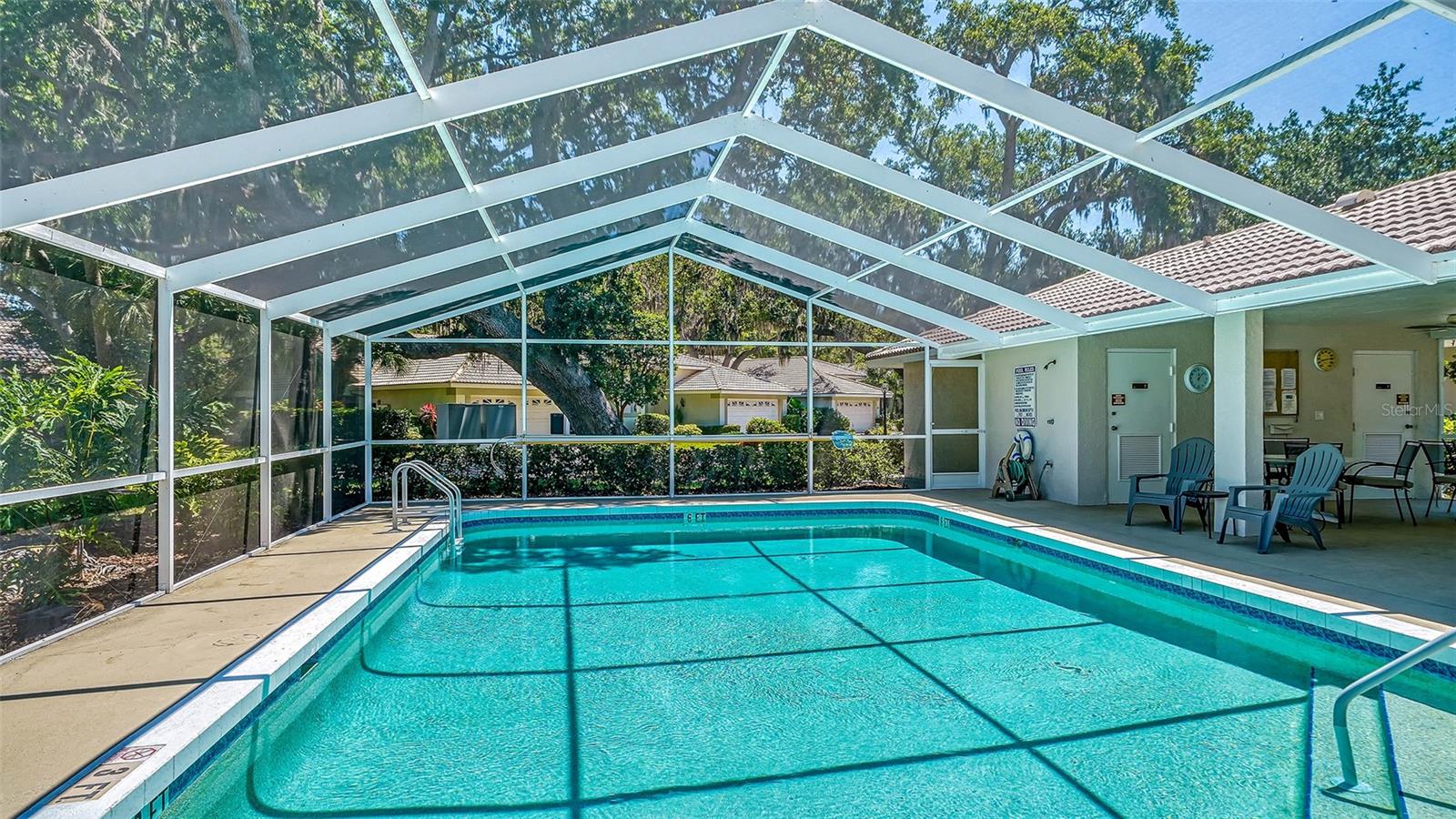 7017 WOODSIDE OAKS CIR
