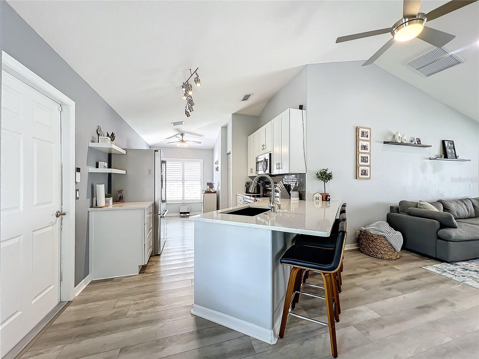 1752 SUMMER BREEZE WAY