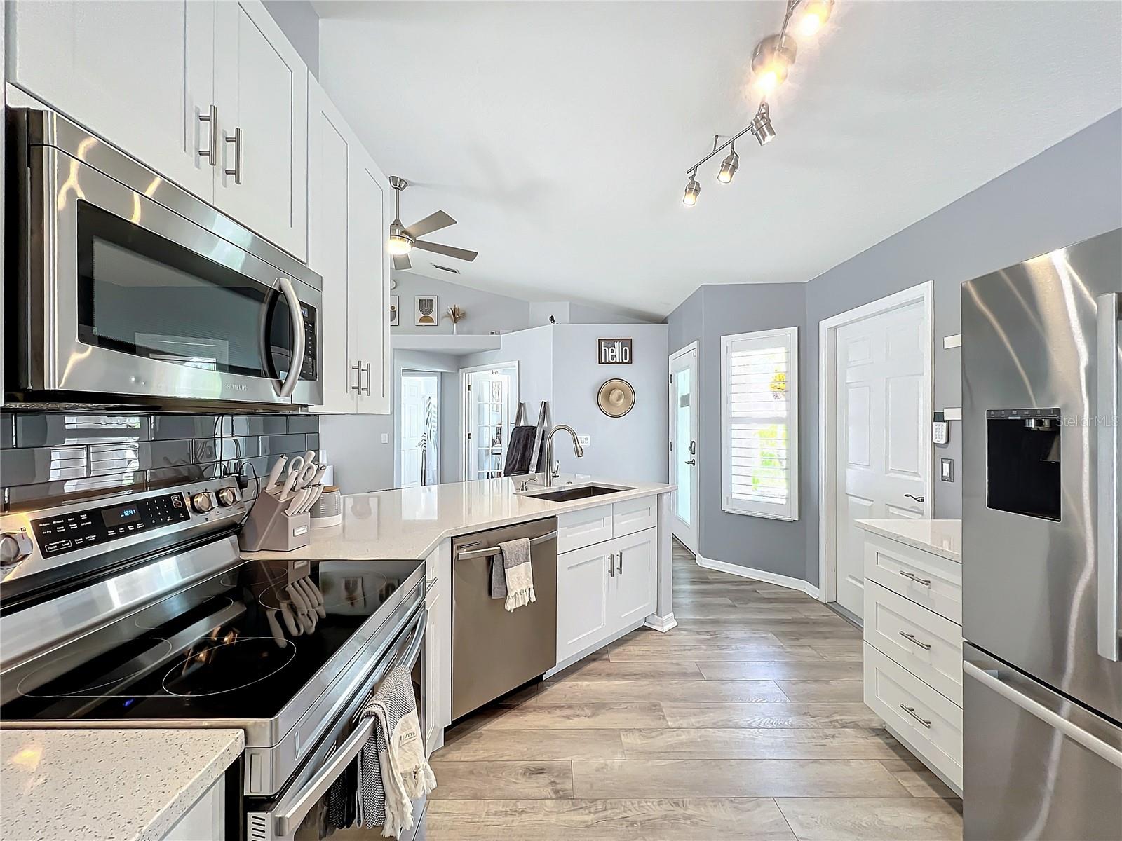 1752 SUMMER BREEZE WAY