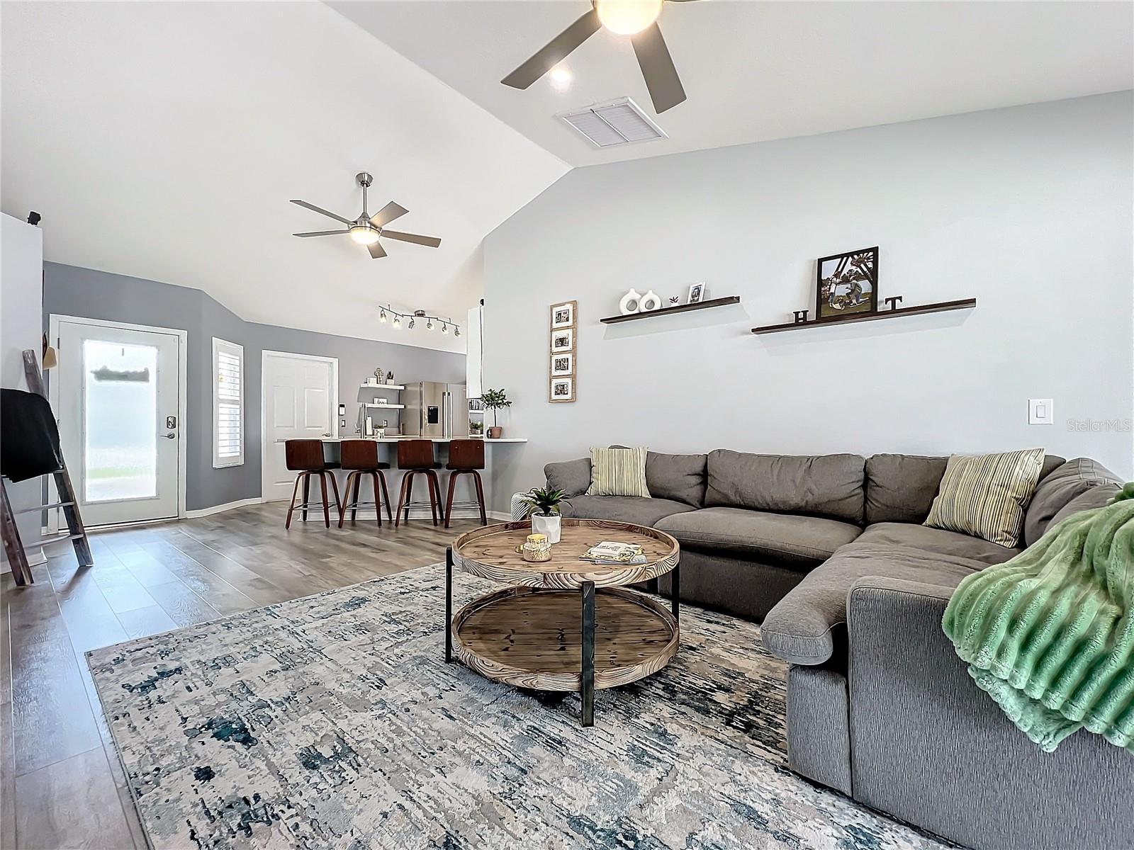 1752 SUMMER BREEZE WAY