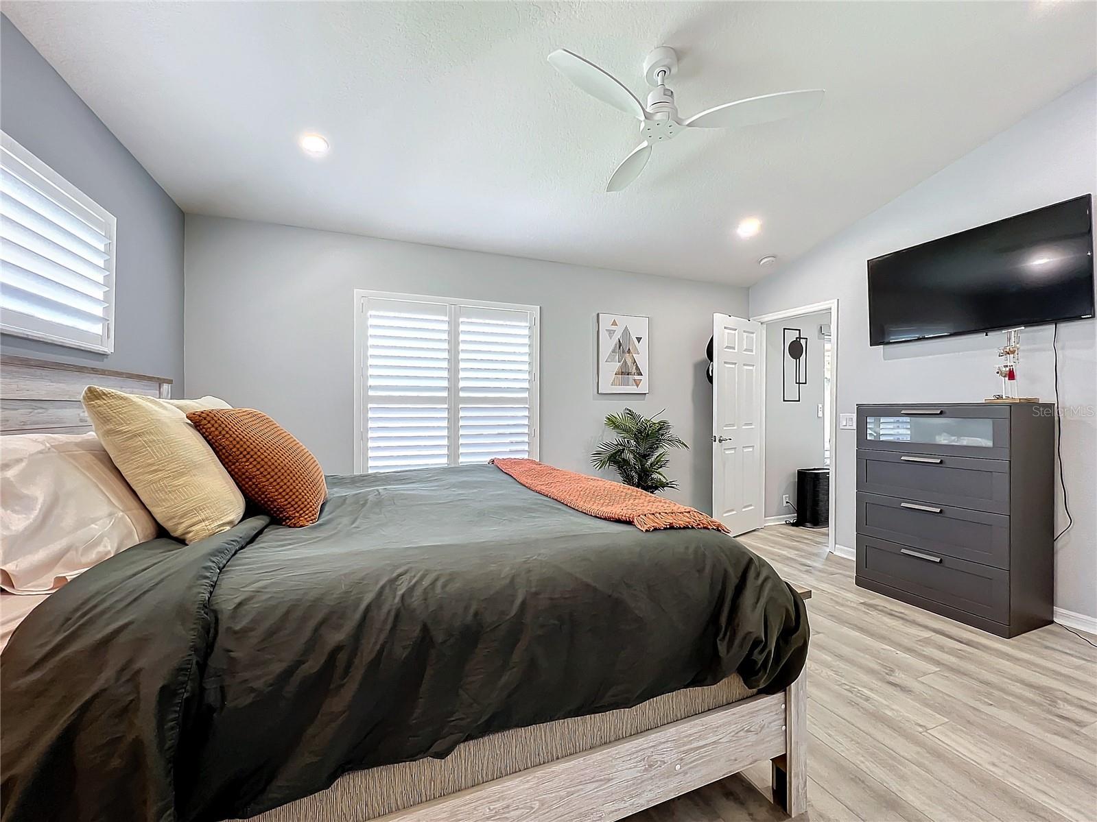 1752 SUMMER BREEZE WAY