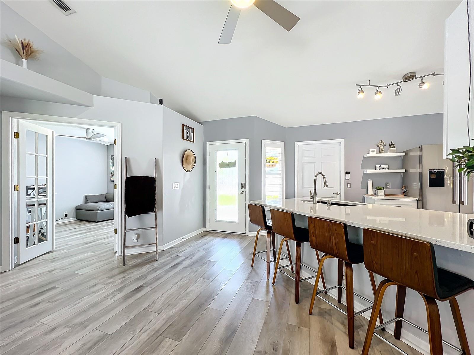 1752 SUMMER BREEZE WAY