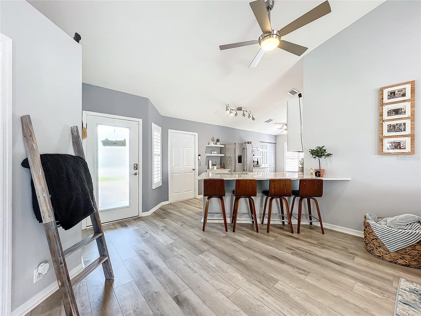 1752 SUMMER BREEZE WAY