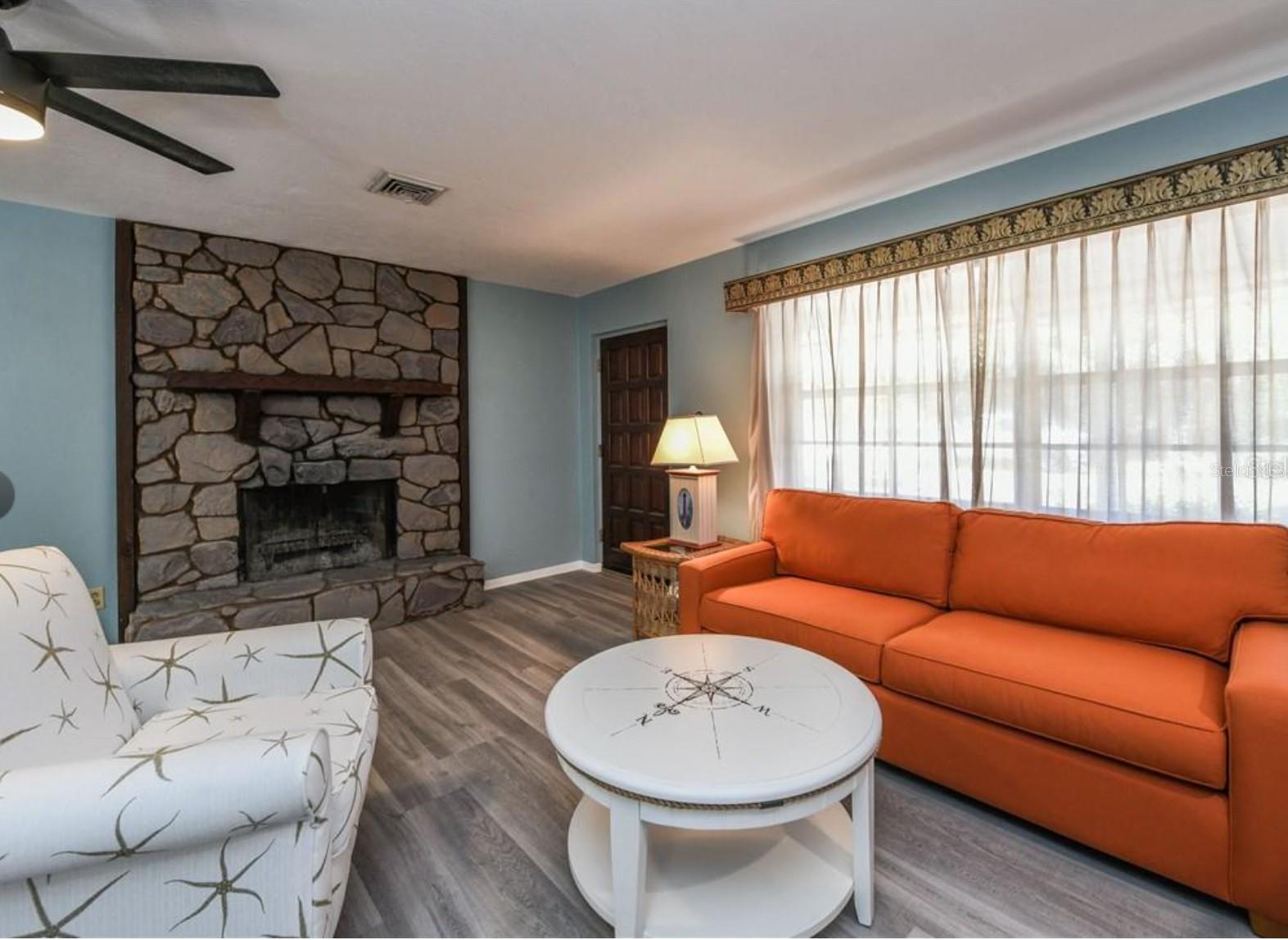 4522 BANAN PL