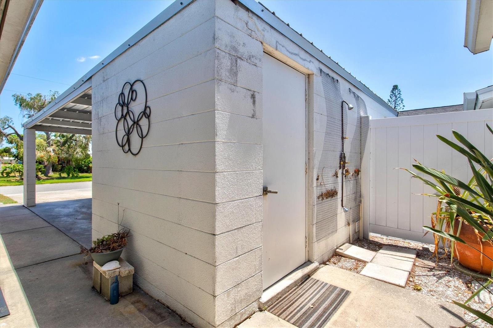2435 TERRY LN