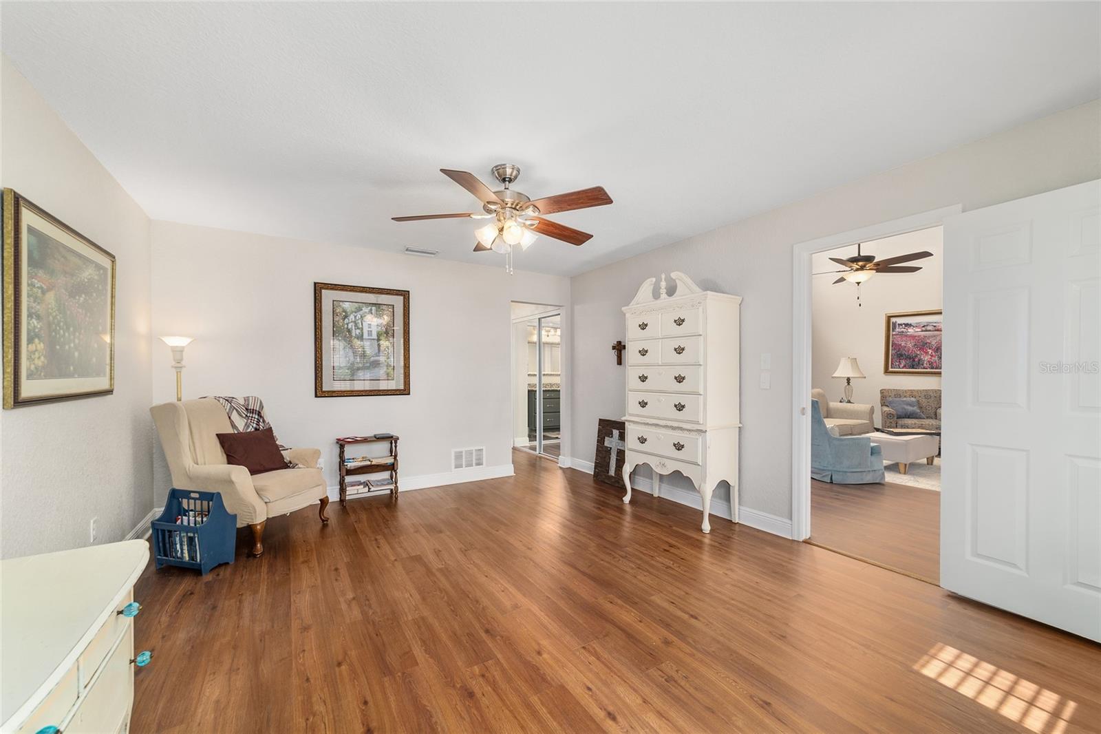 2049 SE 37TH COURT CIR