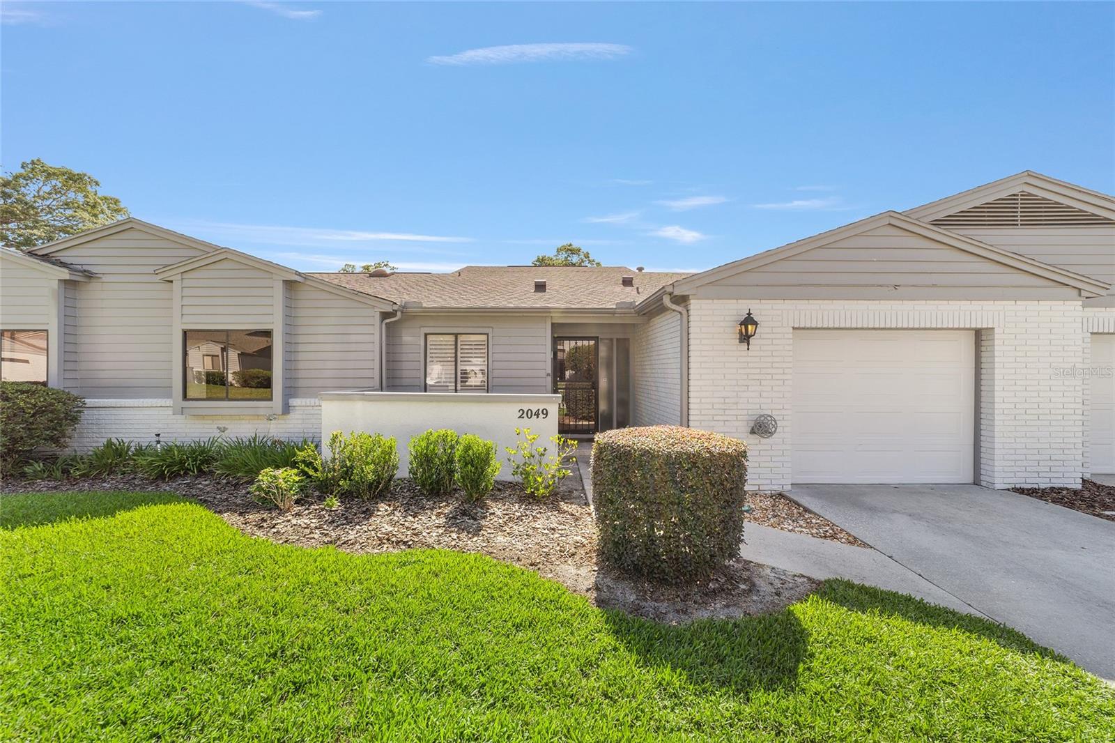 2049 SE 37TH COURT CIR