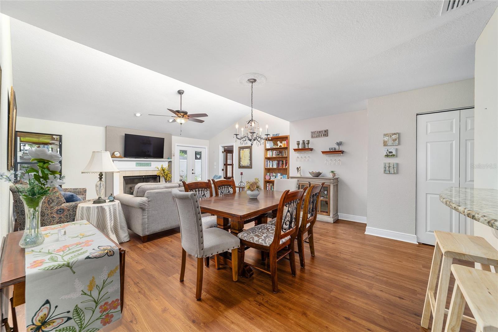 2049 SE 37TH COURT CIR