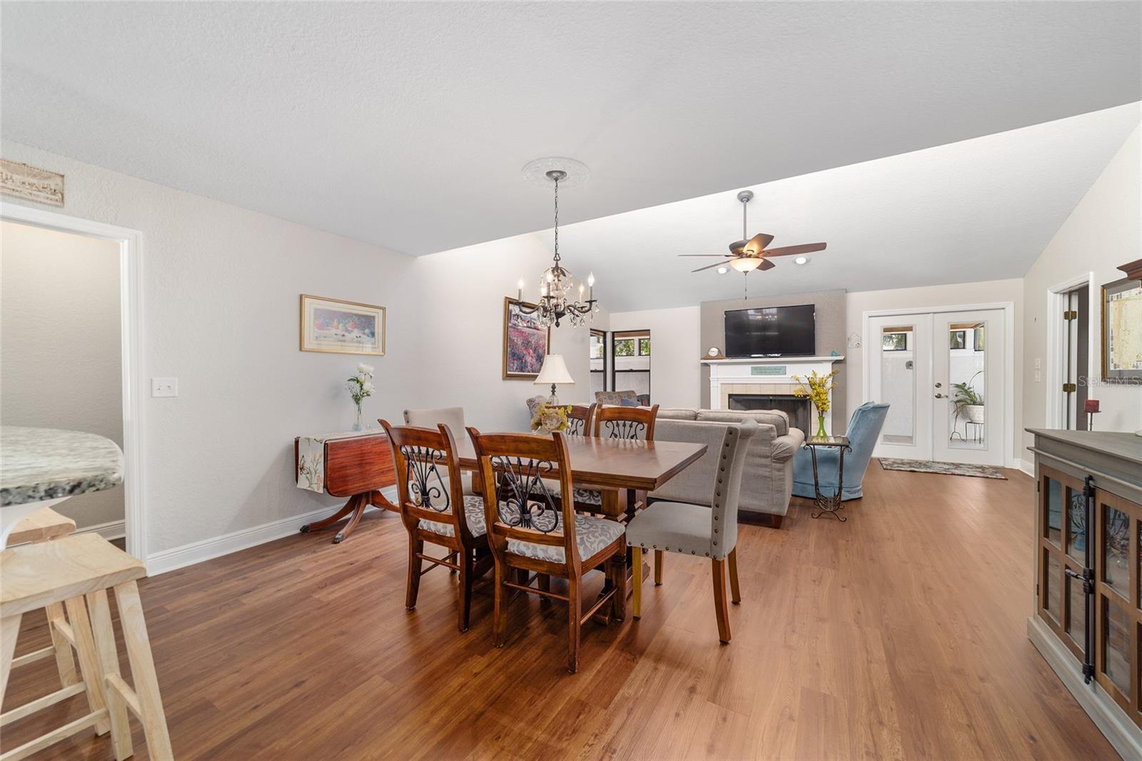 2049 SE 37TH COURT CIR
