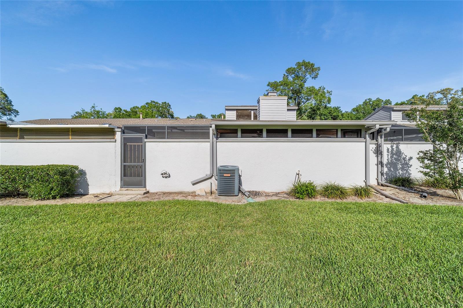 2049 SE 37TH COURT CIR