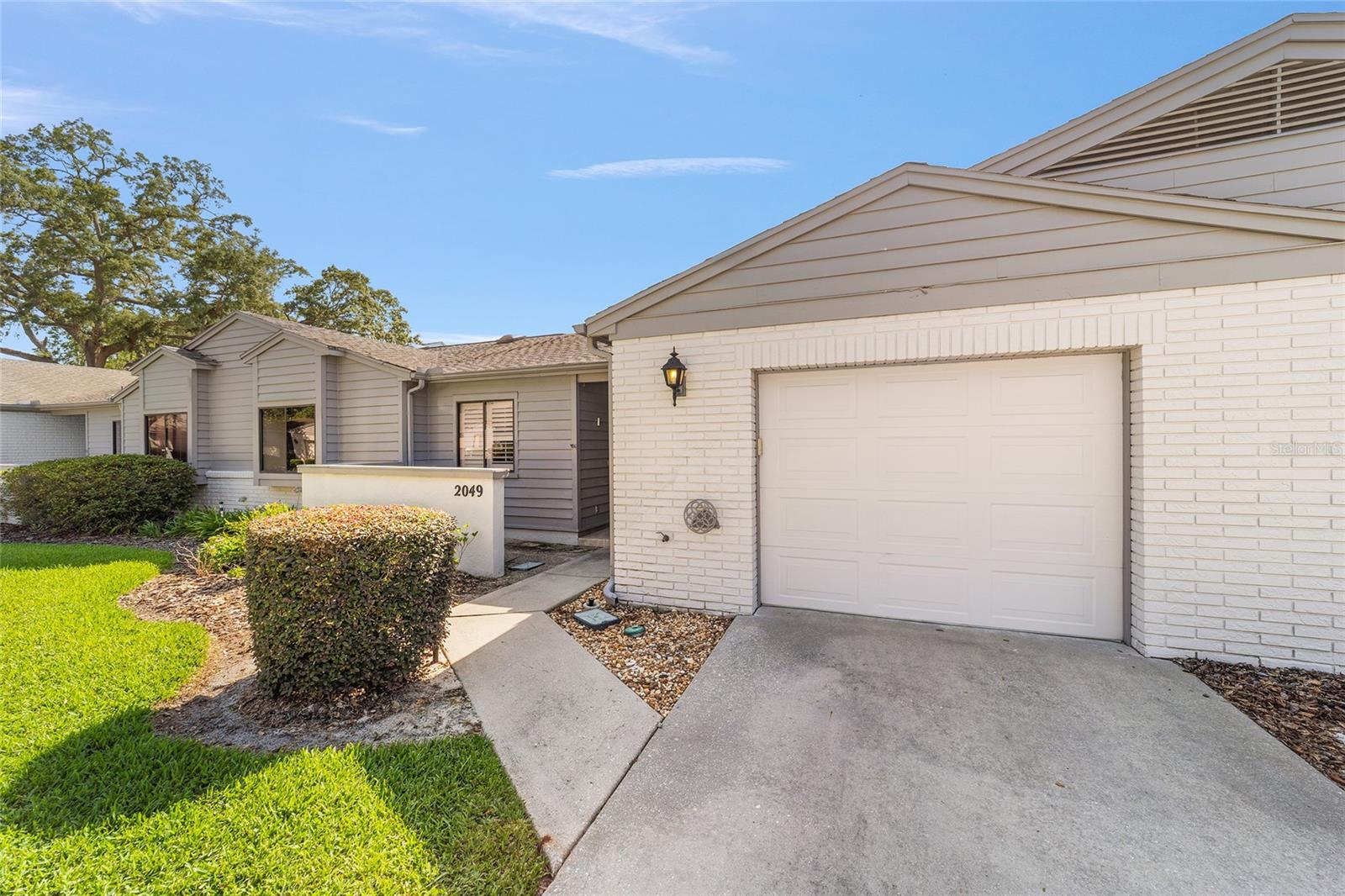 2049 SE 37TH COURT CIR