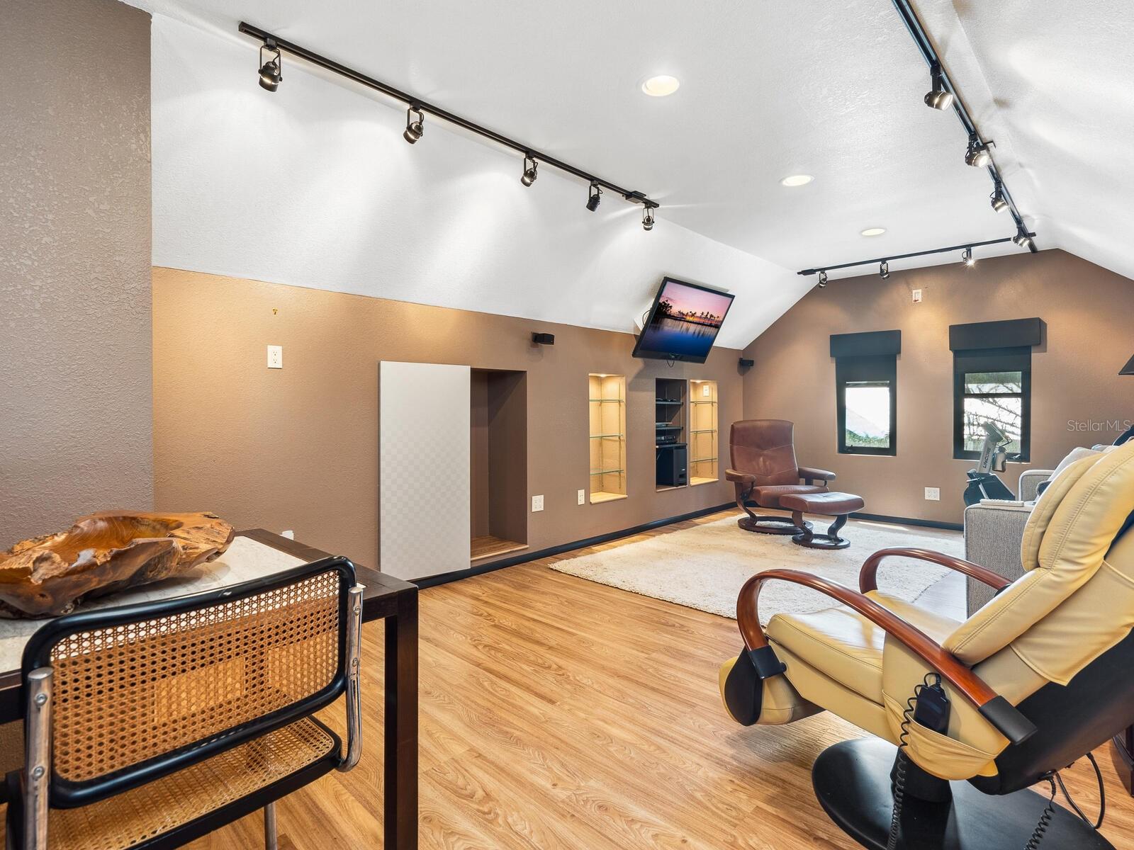 3905 COUNTRY VIEW DR