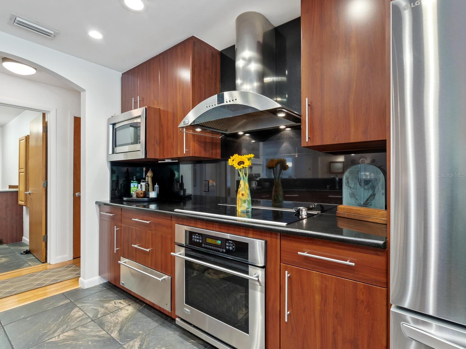 3905 COUNTRY VIEW DR