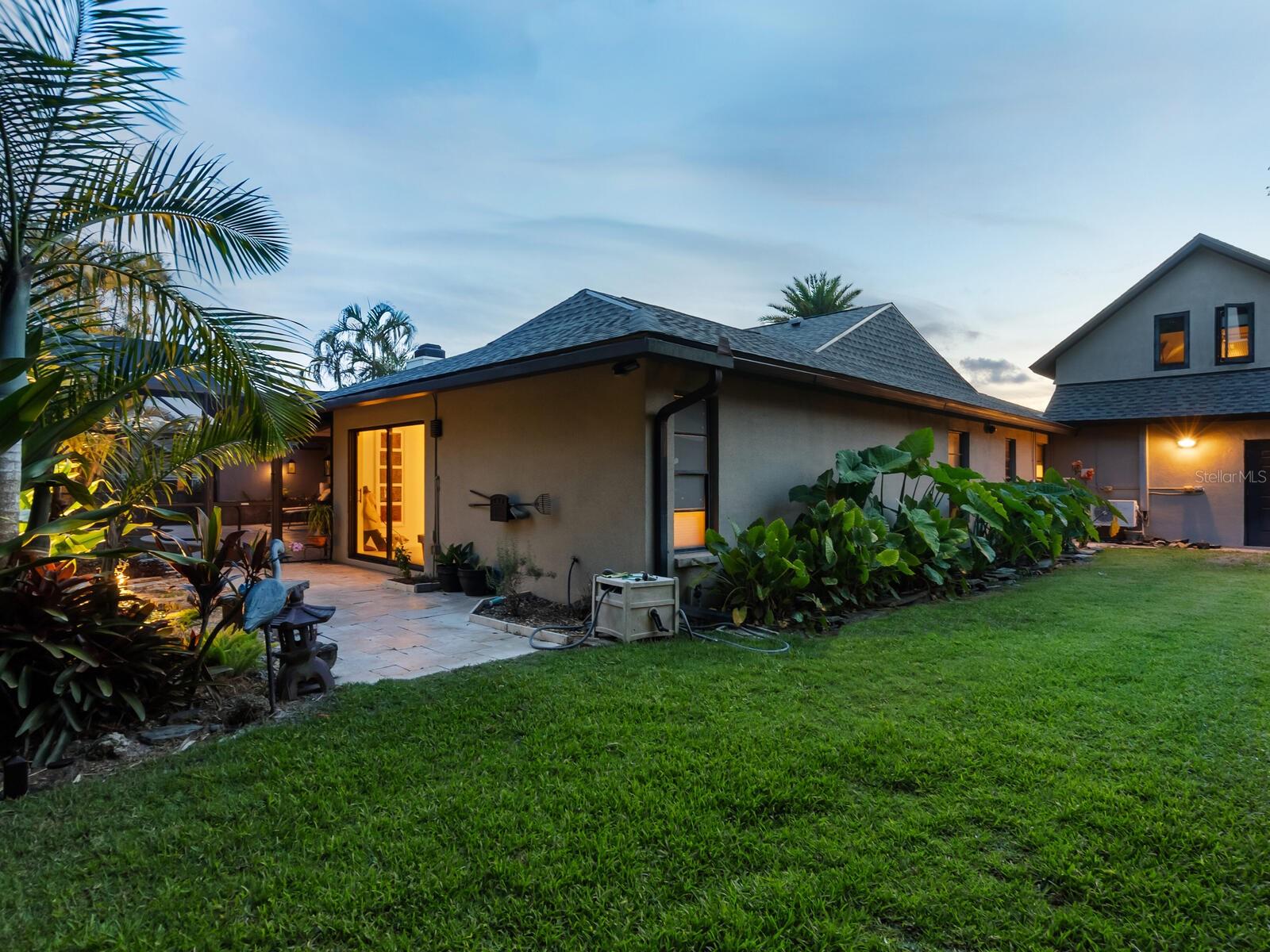 3905 COUNTRY VIEW DR