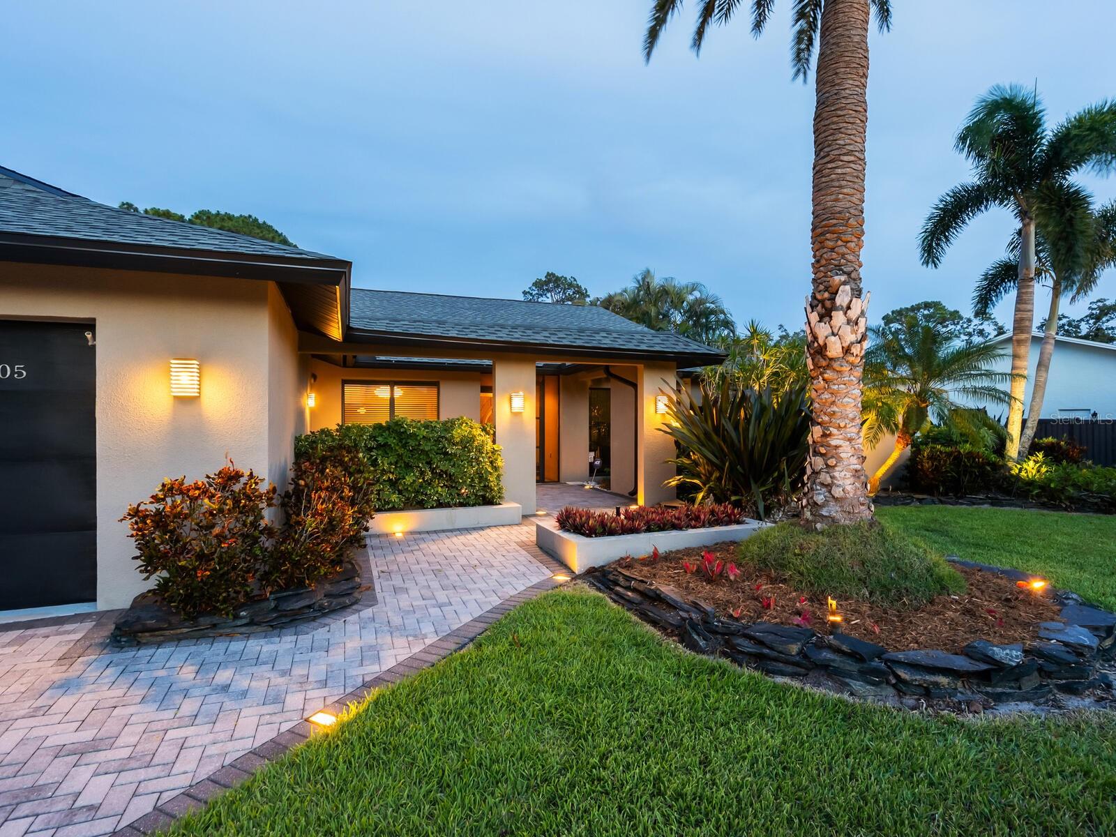 3905 COUNTRY VIEW DR