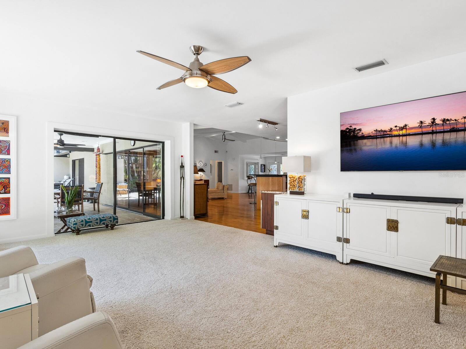 3905 COUNTRY VIEW DR