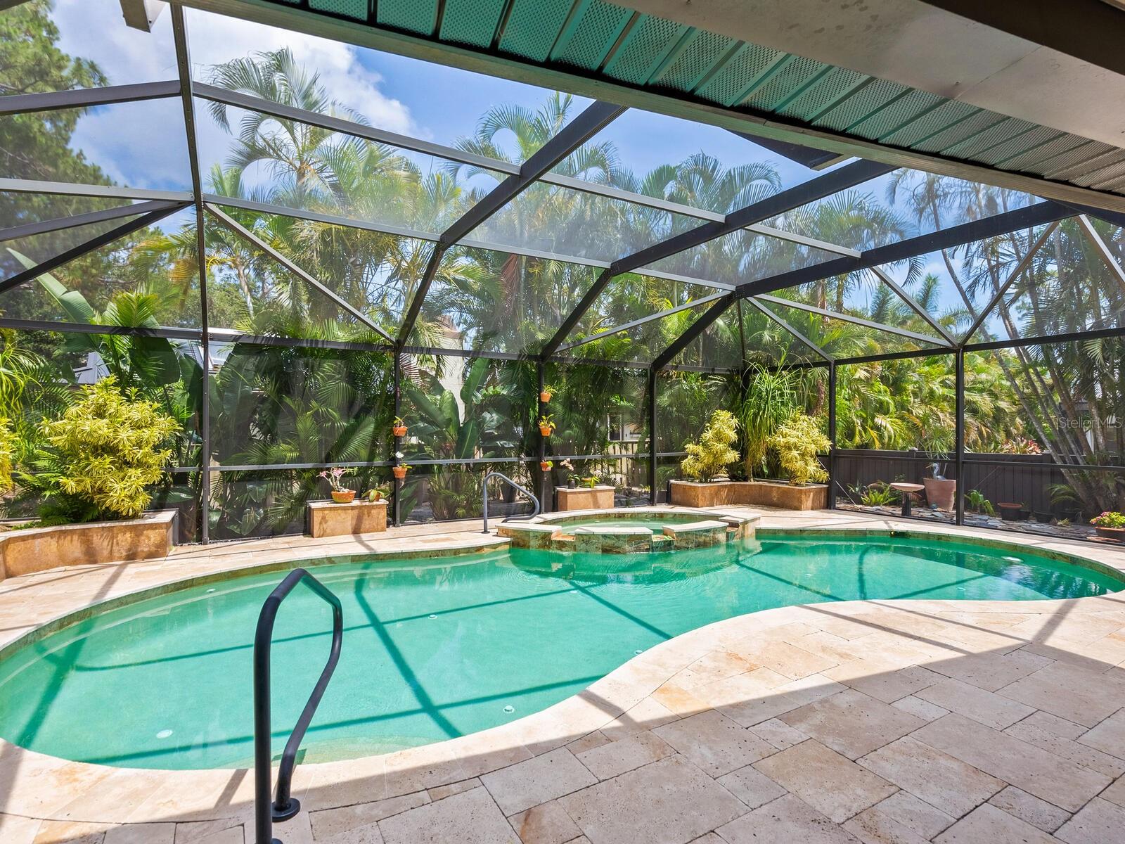 3905 COUNTRY VIEW DR