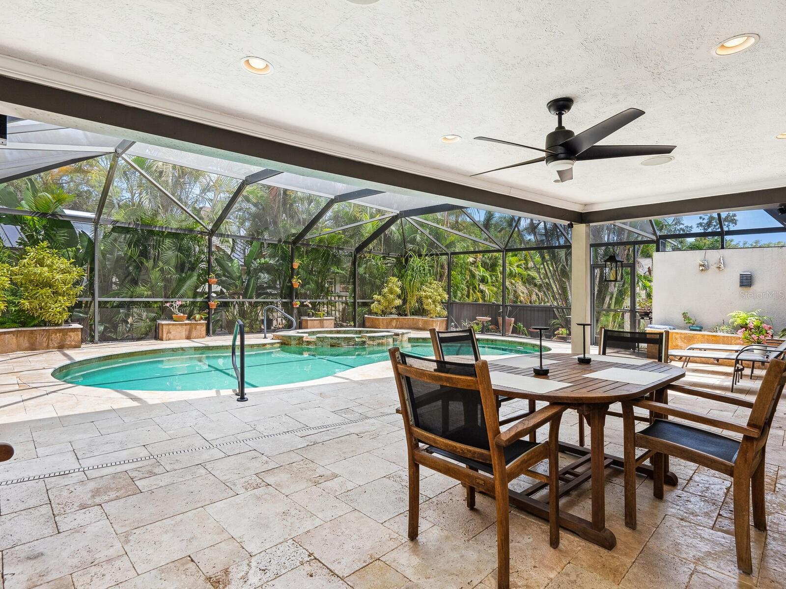 3905 COUNTRY VIEW DR