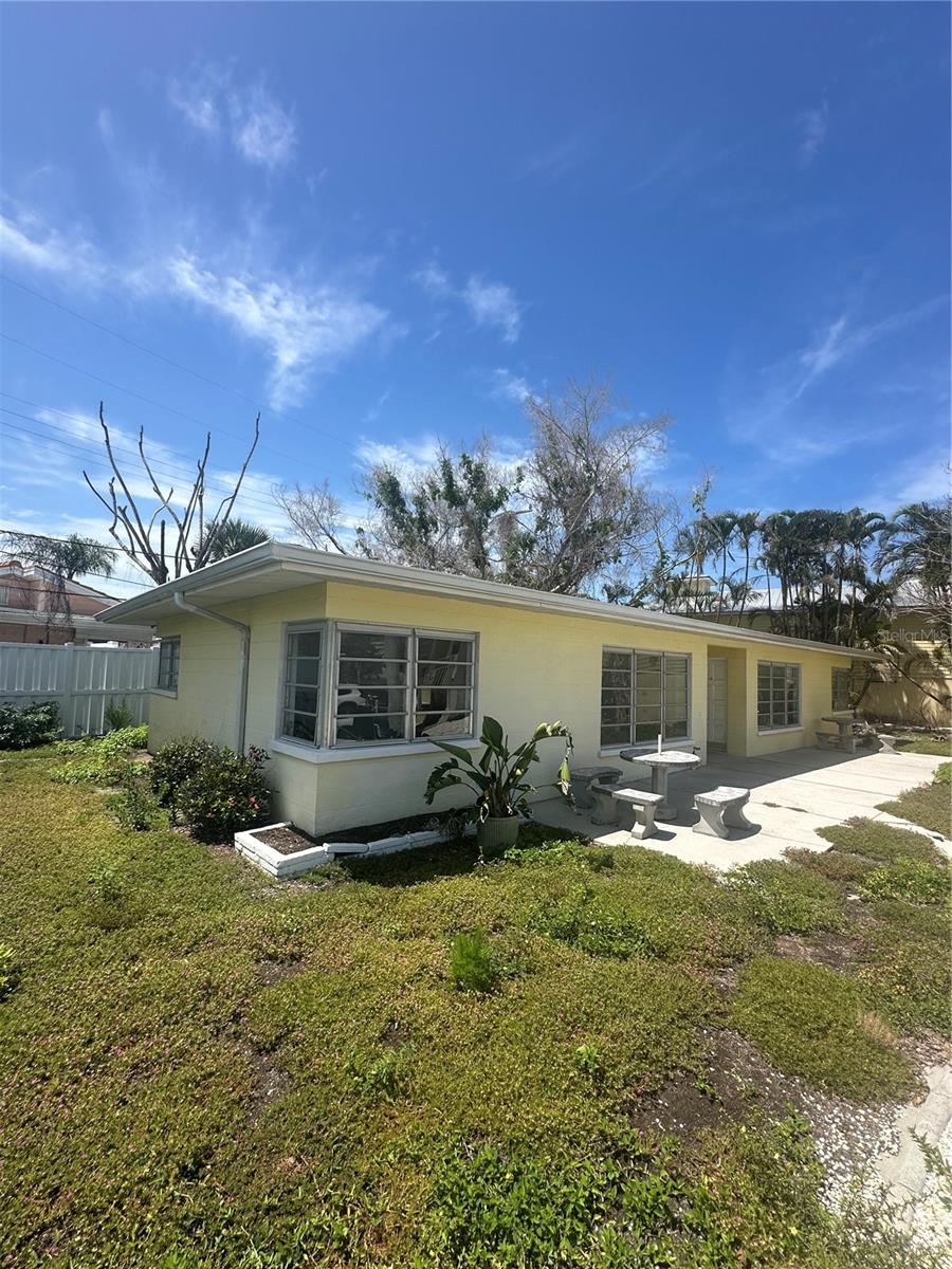 1138 SUN N SEA DR