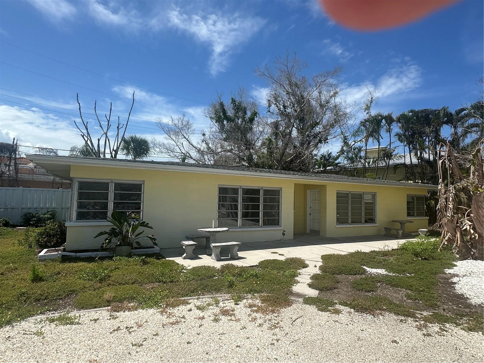 1138 SUN N SEA DR