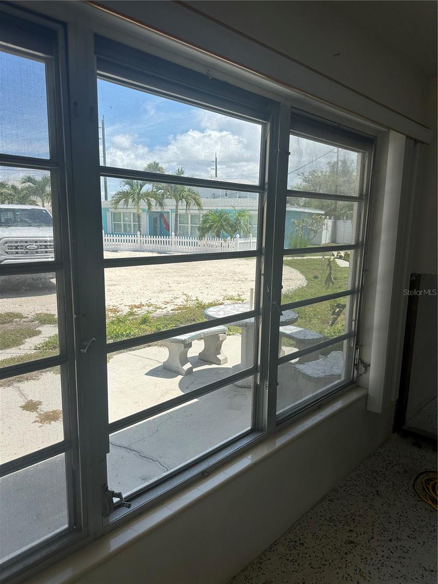 1138 SUN N SEA DR